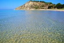 nuda in spiaggia|Vacanze naturiste: ecco le spiagge legali italiane